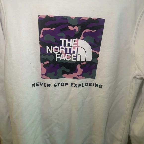 The North Face White Hoodie Size M – Classic Logo Streetwear Pullover - Picture 4 of 5